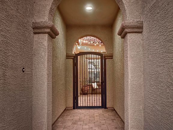 3rd image of 13671 N Meadowhawk Ln