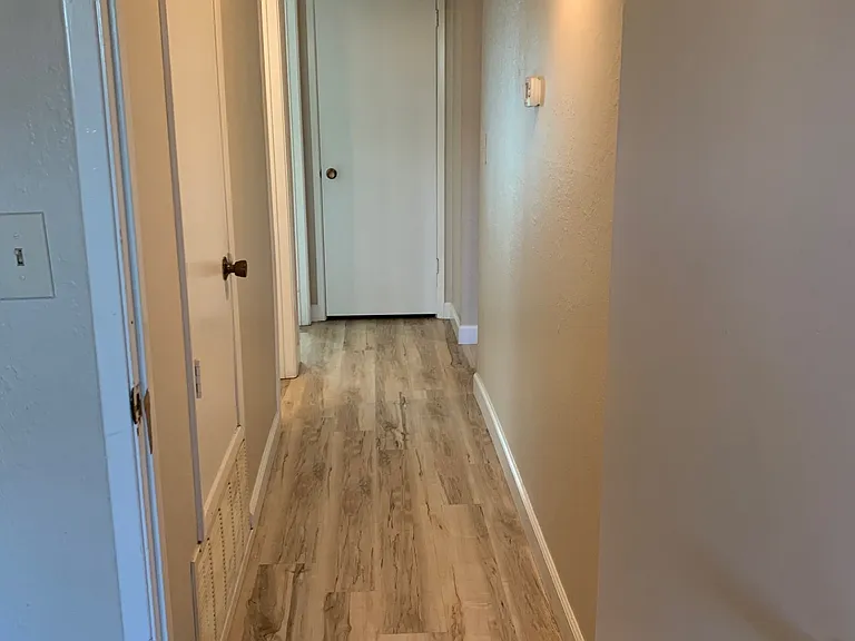 6338 N Maroa Ave — Photo 16