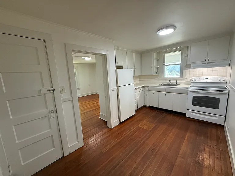 156 Main St — Photo 12