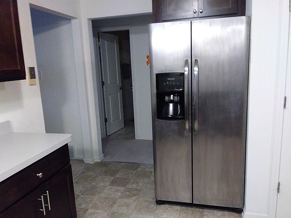 5th image of 18 Nicole Dr #B