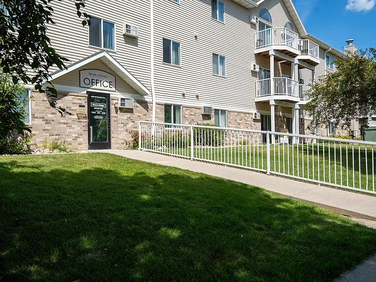 Bismarck, ND Sierra Ridge Apartments | Exterior
