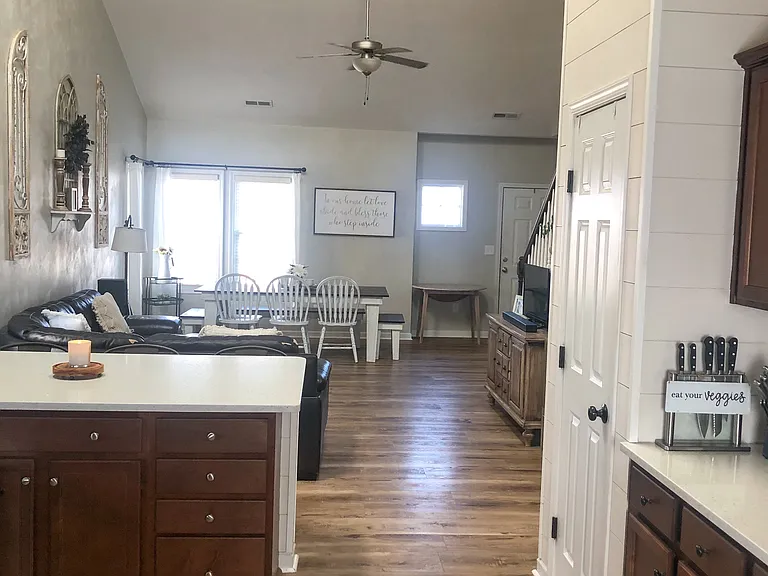 1115 Crosscreek Dr — Photo 6