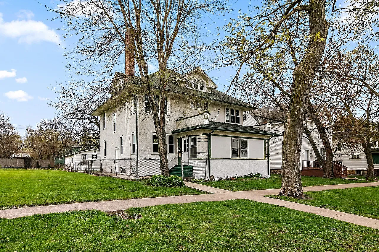 152 S Greenwood Ave — Photo 1