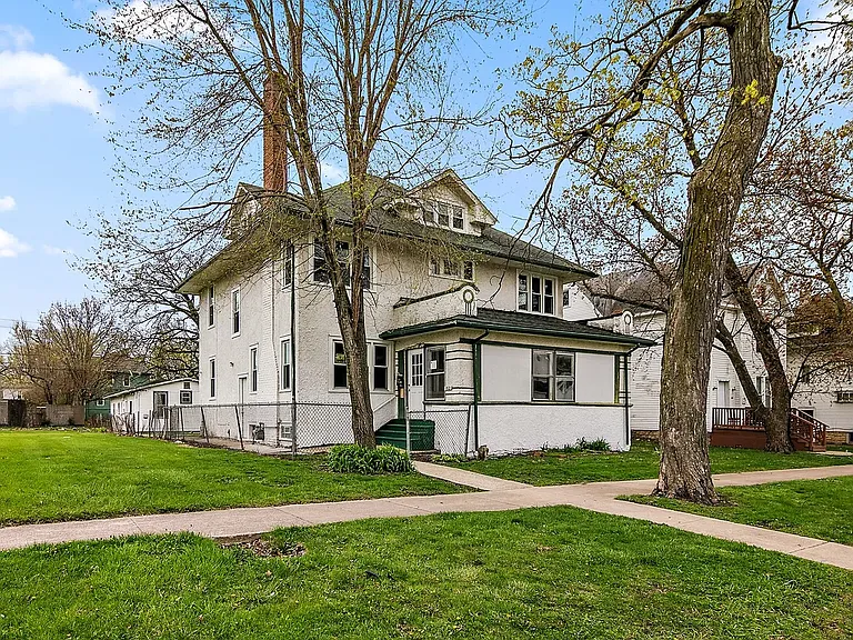 152 S Greenwood Ave — Photo 1