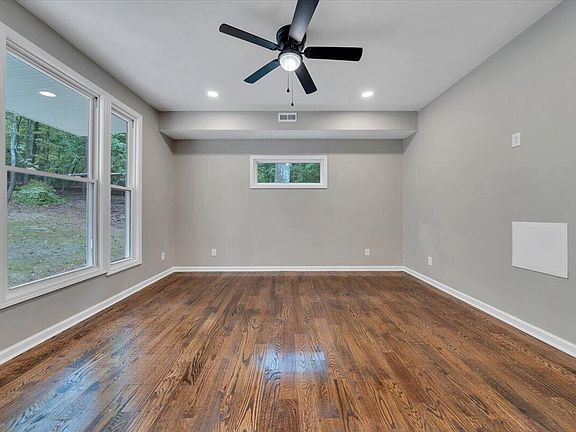 4th image of 1131 Summerset Dr