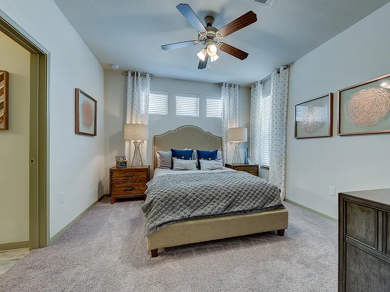 Estraya Westover Hills Apartments — Photo 29