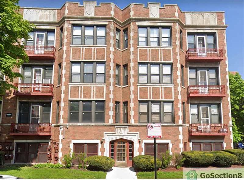 1st image of 6857 S Paxton Ave #3