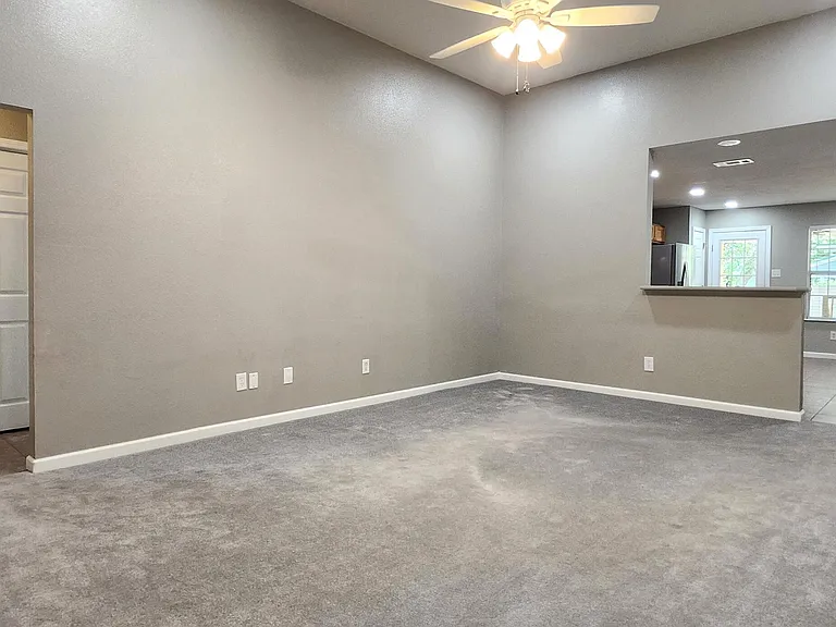 1608 Hunt St — Photo 4