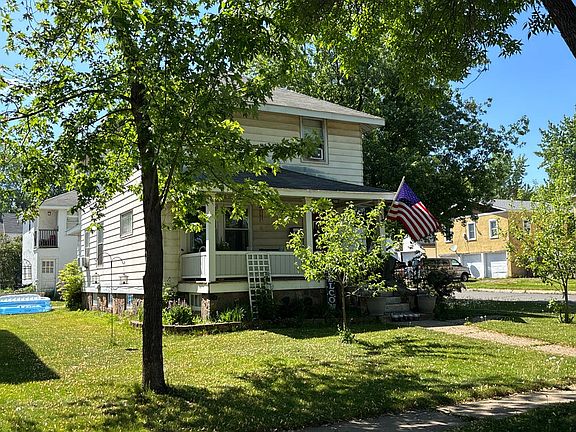 3rd image of 2601 2nd Ave W