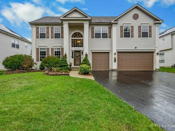 1327 Palisades Dr, Bolingbrook, IL 60490