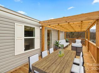 719 Green Valley Rd, Waynesville, NC 28786