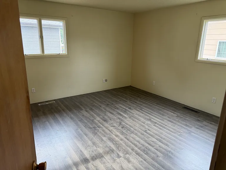 317 Howard St — Photo 2