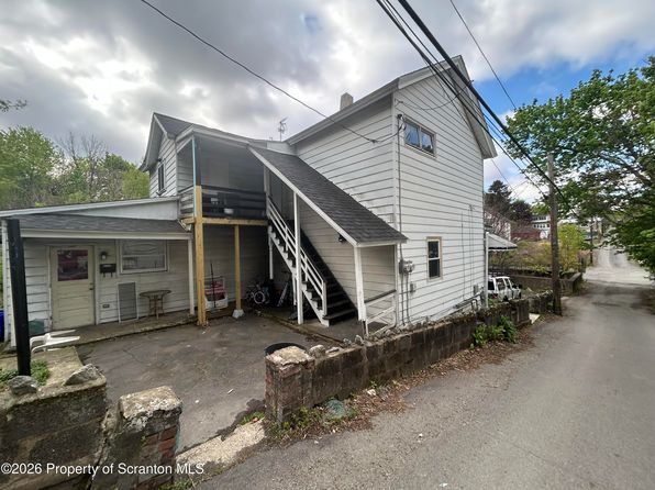 717 E Elm St