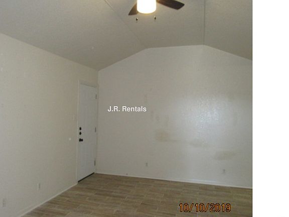 3rd image of 5308 Daybreak Dr APT A