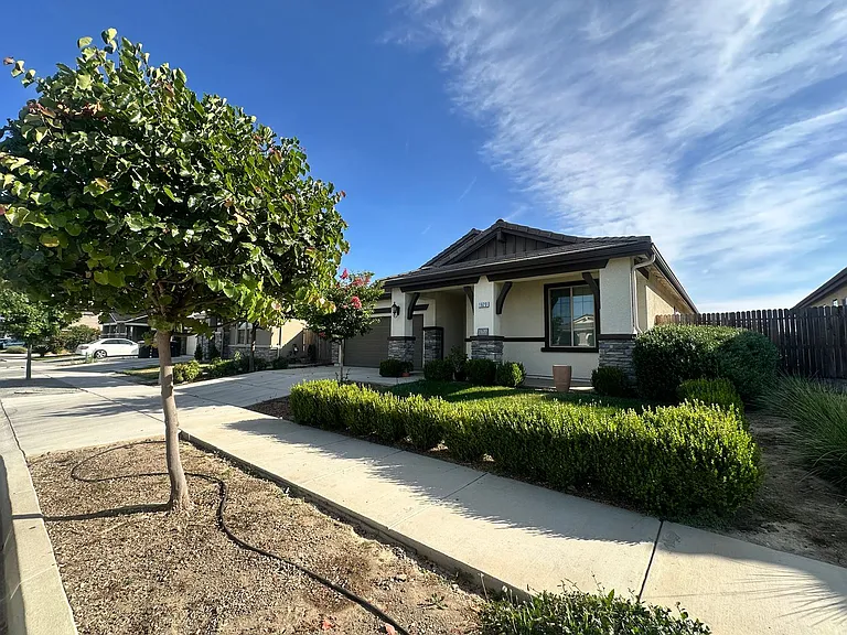 1620 W Porter Ave — Photo 3