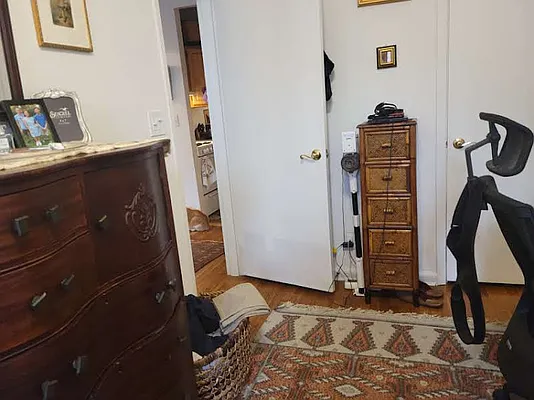Rented by Chartwell Manhattan Realty | media 9