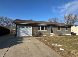 110 Linnwood Ln, Norfolk, NE 68701