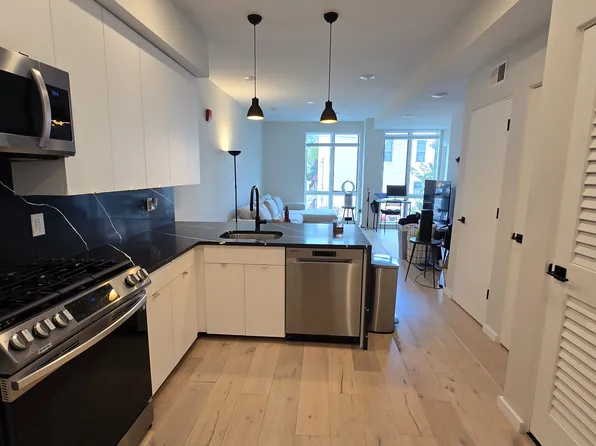 73 Irving St Unit 101, Jersey City, NJ 07307