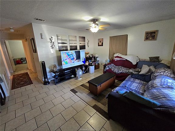 3rd image of 2356/2358 Cornell Dr