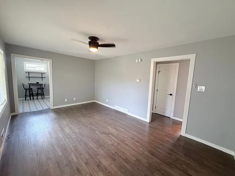 1141 E Madison St — Photo 2