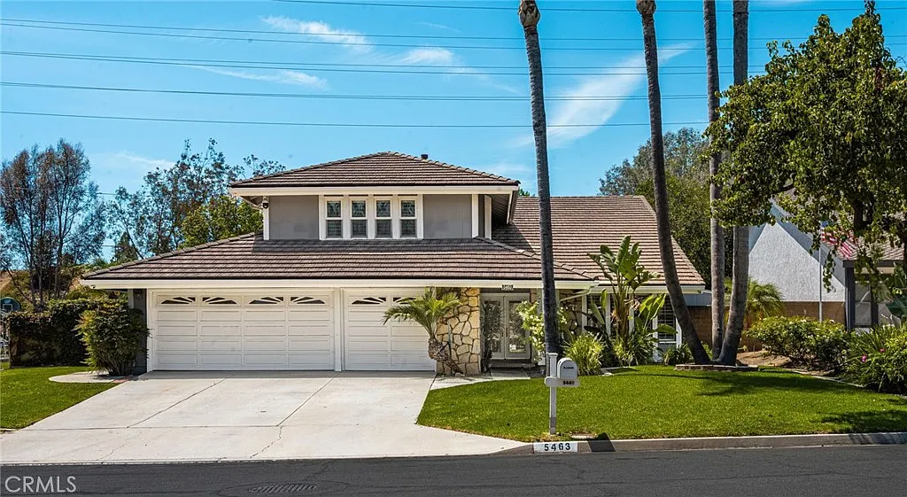 4 bed, 2.5 bath, 2398 sqft, $5,895 — Photo 1