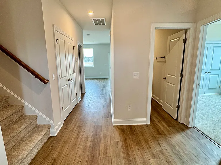 7430 Linda Vista Ln — Photo 3