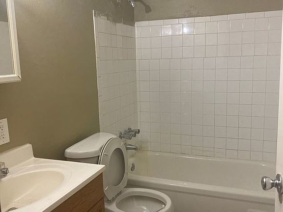 2nd image of 9640 Diamond Dr APT C4