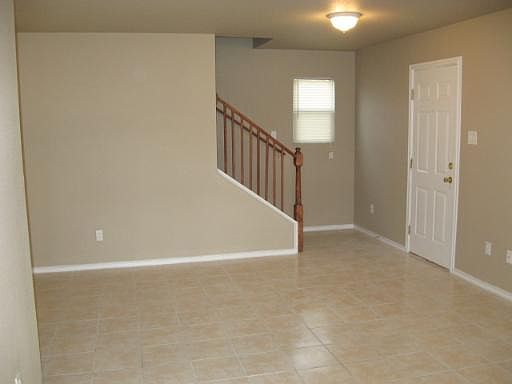 3rd image of 903 Dawson St #1