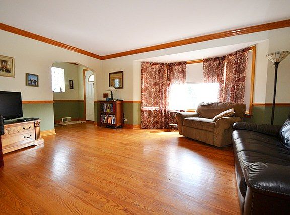 4th image of 9546 S Sawyer Ave