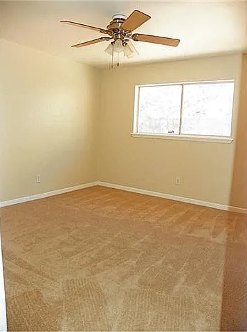 333 Lomont Dr — Photo 10
