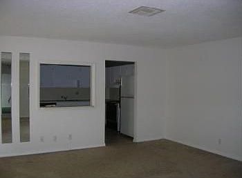 3rd image of 1305 Peppertree Trl APT C