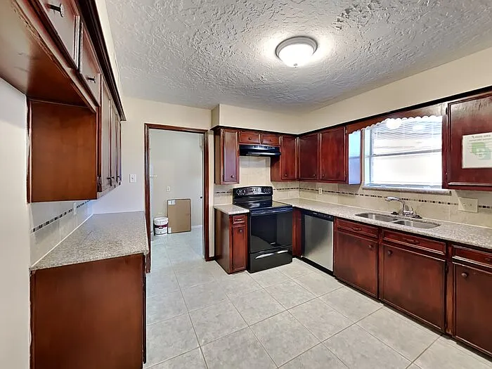 6819 River Mill Dr — Photo 10