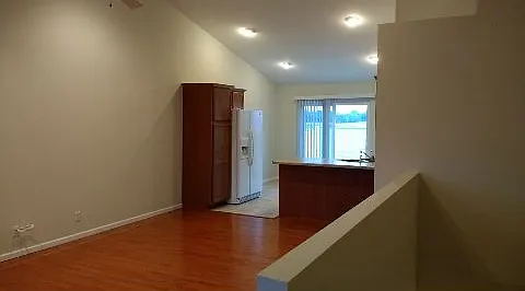 3 bed, 2200 sqft, $1,800 — Photo 4