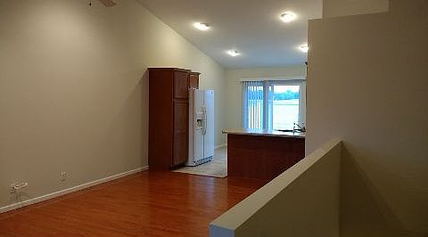 4th image of 310 Jillian Dr