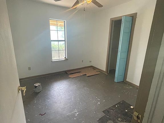 3rd image of 581 N Brazos St