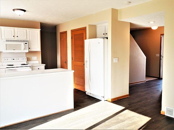 From Entry Area, to Kitchen with Eat in Dining