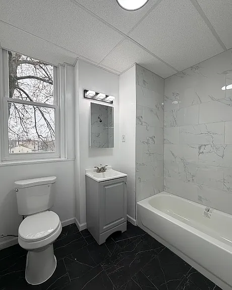 218 E 7th St #37 — Photo 8