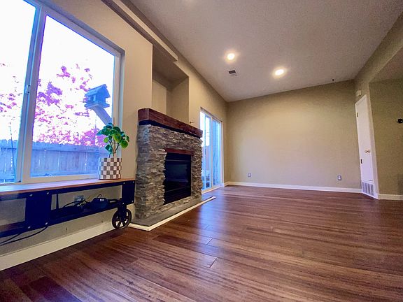 3rd image of 9056 E Gale Blvd