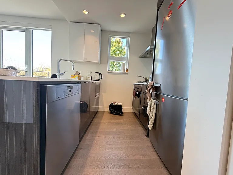 7777 Cambie St #405 — Photo 9