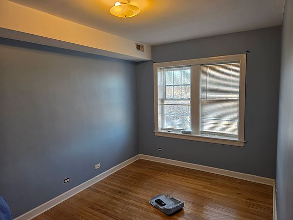 4th image of 2723 N Lockwood Ave #3D
