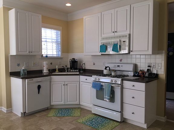 4th image of 212 Heritage Hill Dr