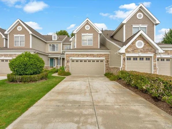 26414 Fieldstone Dr, Novi, MI 48374
