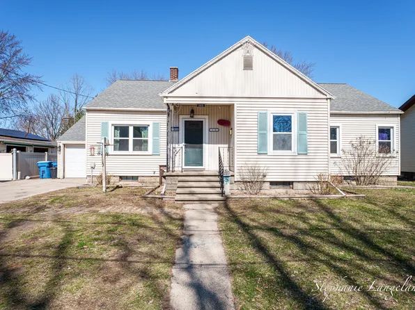 263 Lincoln St, Coopersville, MI 49404