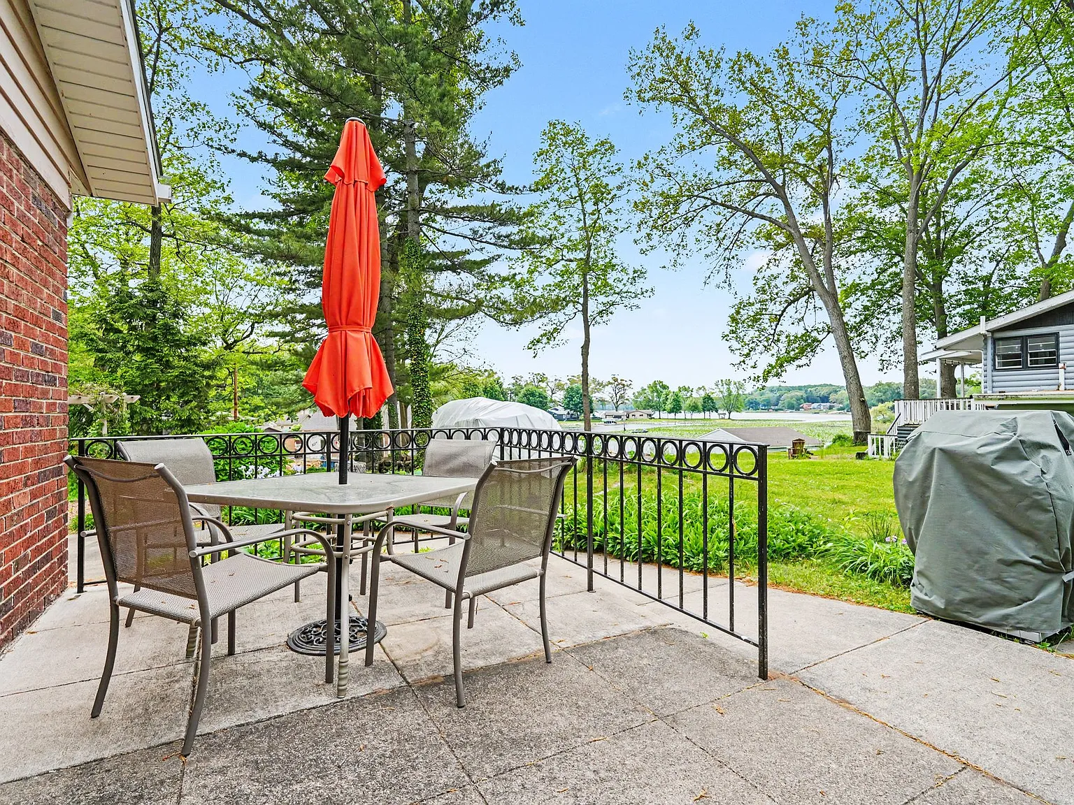 3 bed, $4,000 — Photo 1