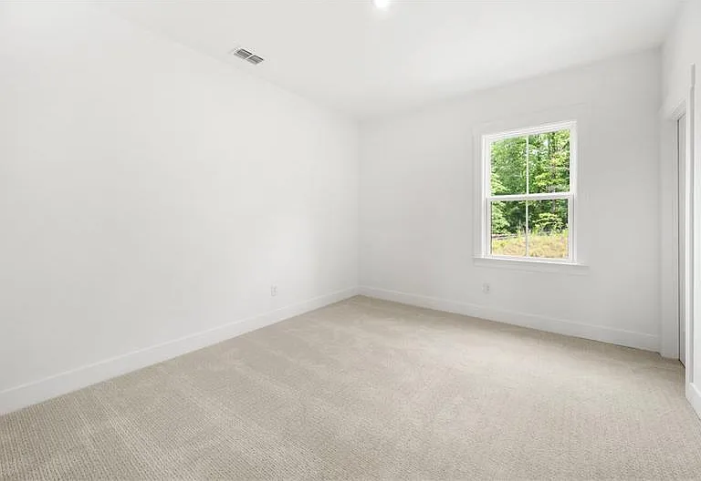 2815 Medford Dr — Photo 40