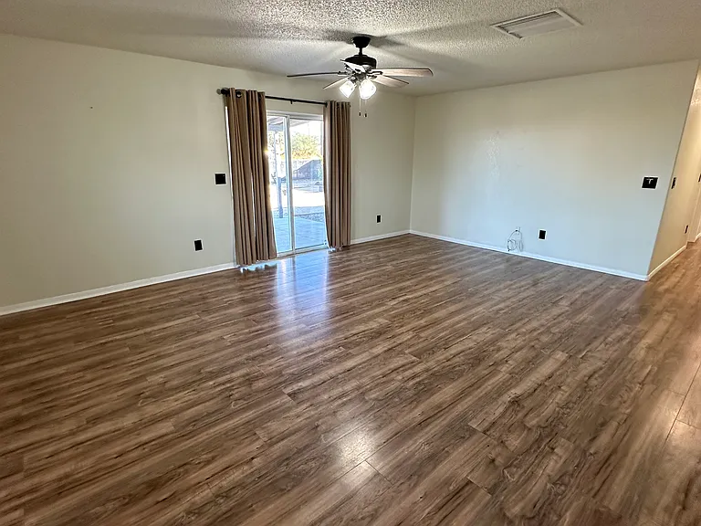 5633 Abronia Ave — Photo 5