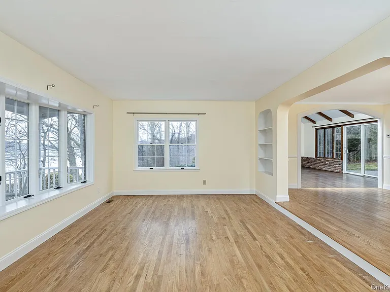 451 River Rd — Photo 6
