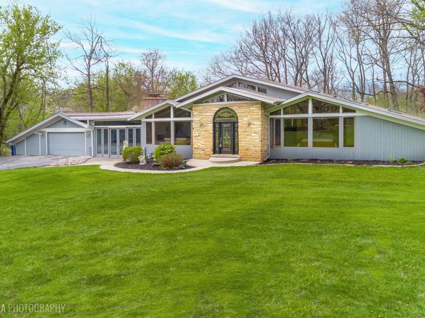 184 A River Rd, Barrington, IL 60010