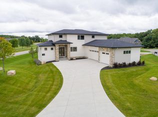 2551 Glenwood Ln SW, Rochester, MN 55902