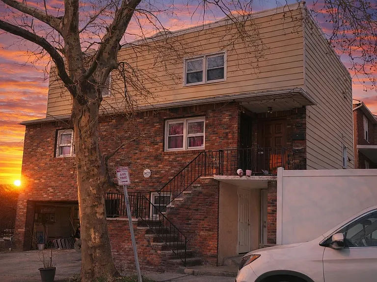 300 Cator Ave #2 — Photo 2